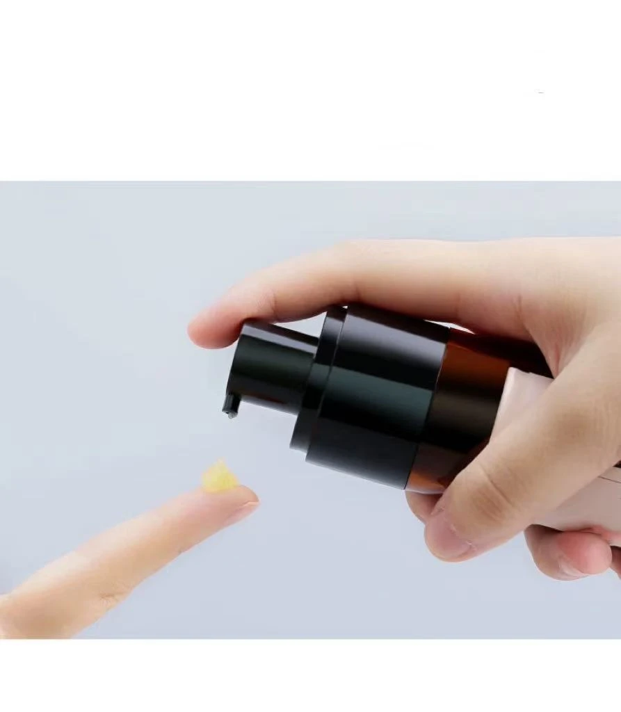 颈霜  容量50g  保质期到25年11月