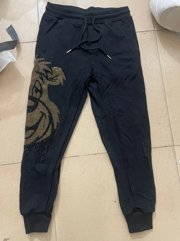 男女同款卫裤、毛肚面料、均码可以穿到110、120斤