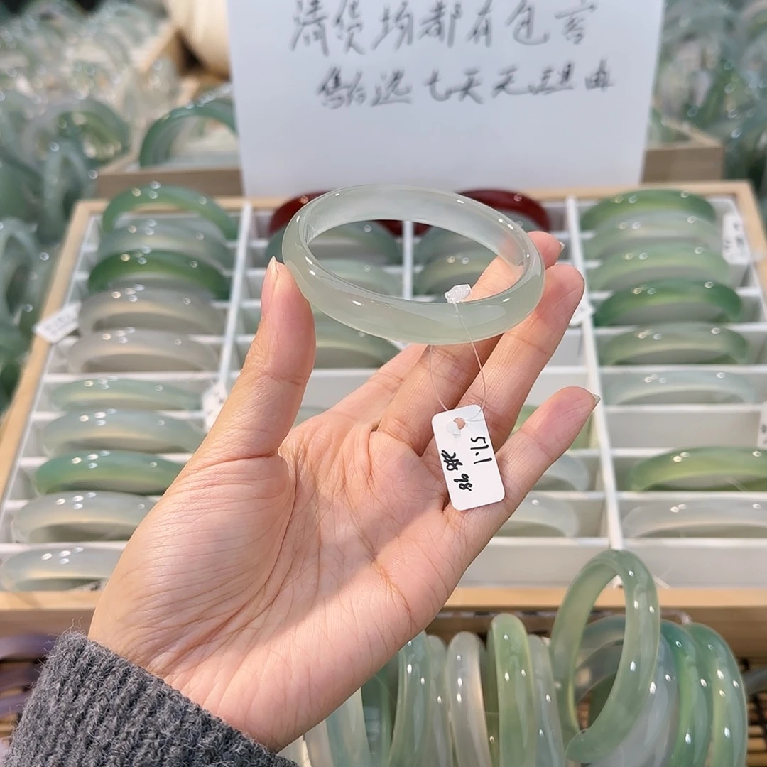 玛瑙/玉髓未镶嵌手镯圈口57.1
