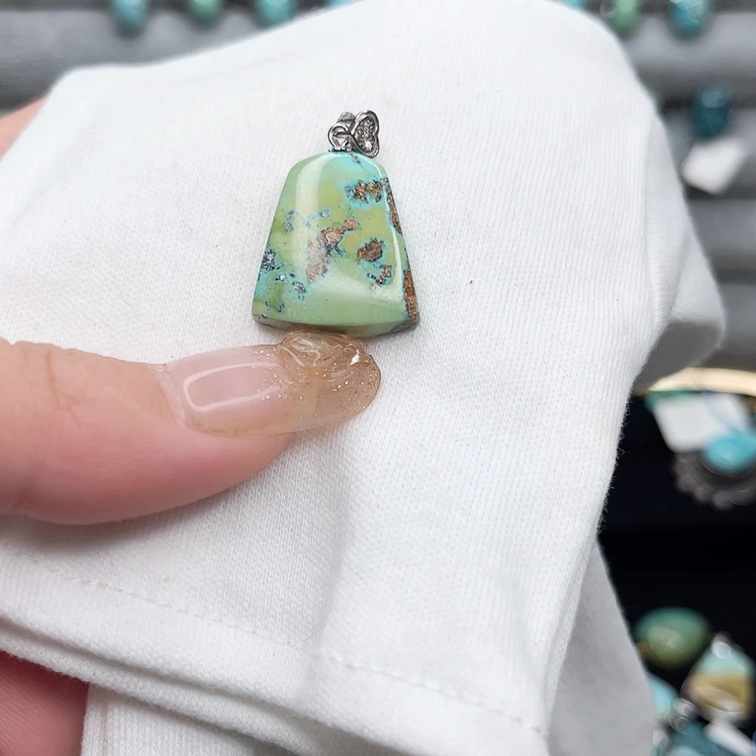 绿松石绿松石未镶嵌