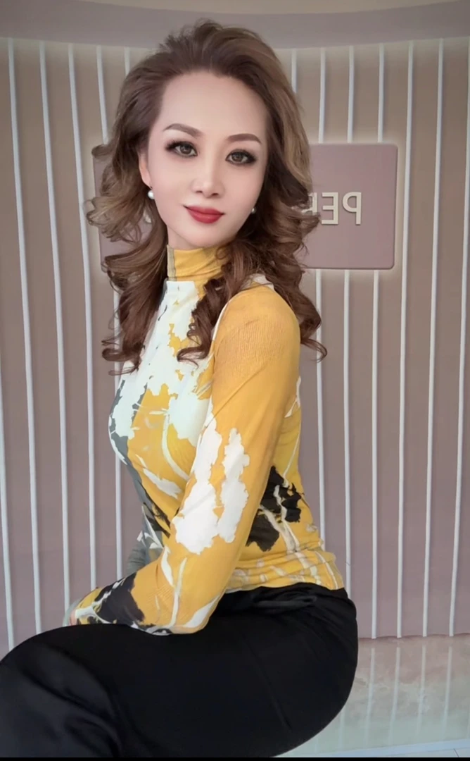 常规款修身型法式长袖通勤T恤打底衫秋冬抽绳机能风