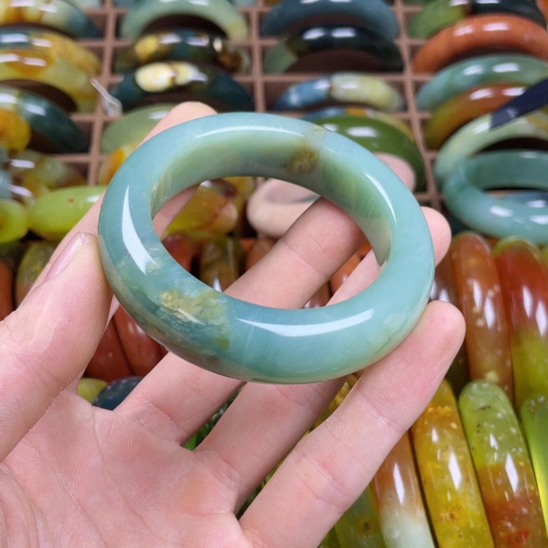 蛇纹石玉未镶嵌手镯