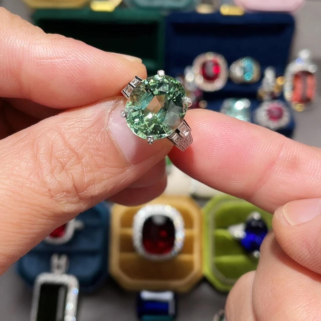 戒指18K金镶嵌碧玺8.3ct