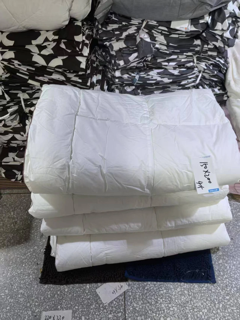《厚广家》3楼150×200白色全棉高支棉羽丝绒被 发1张