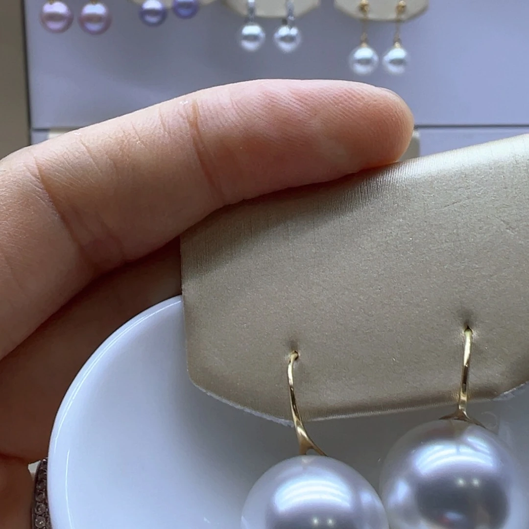 18K金镶嵌淡水珍珠耳饰
