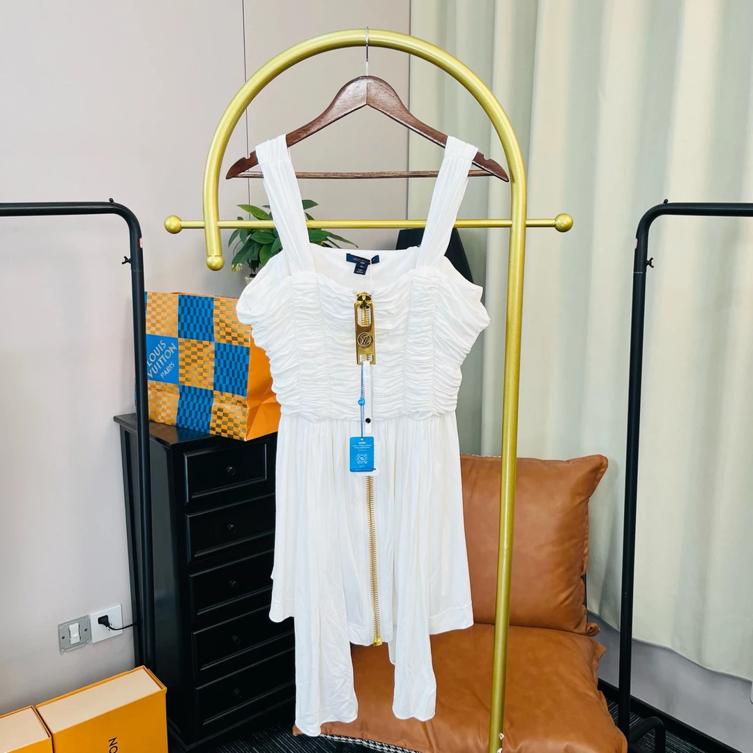 全新未使用 LouisVuitton/路易威登  24新款白色无袖吊带裙 40码