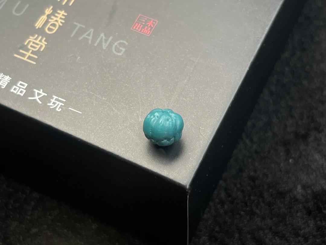 原矿绿松石直切金刚石雕刻 直径8.4高7.5 璀璨夺目 全品无暇