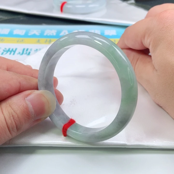 翡翠手镯未镶嵌0242号