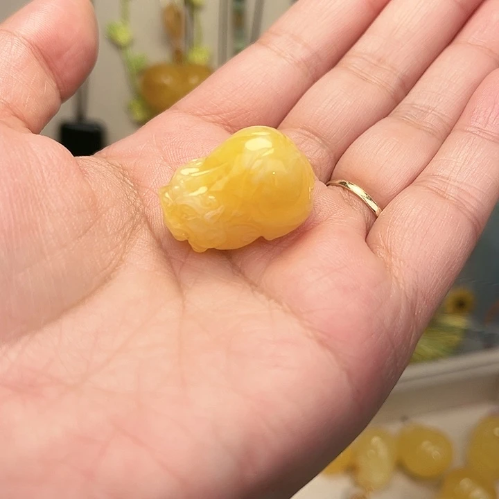 蜜蜡颈饰未镶嵌?****?蜜蜡