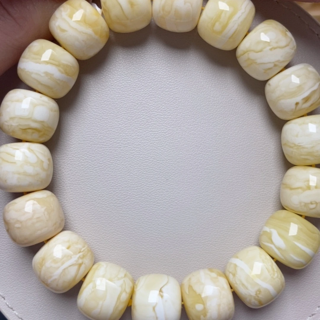 蜜蜡未镶嵌珠宝奇石276