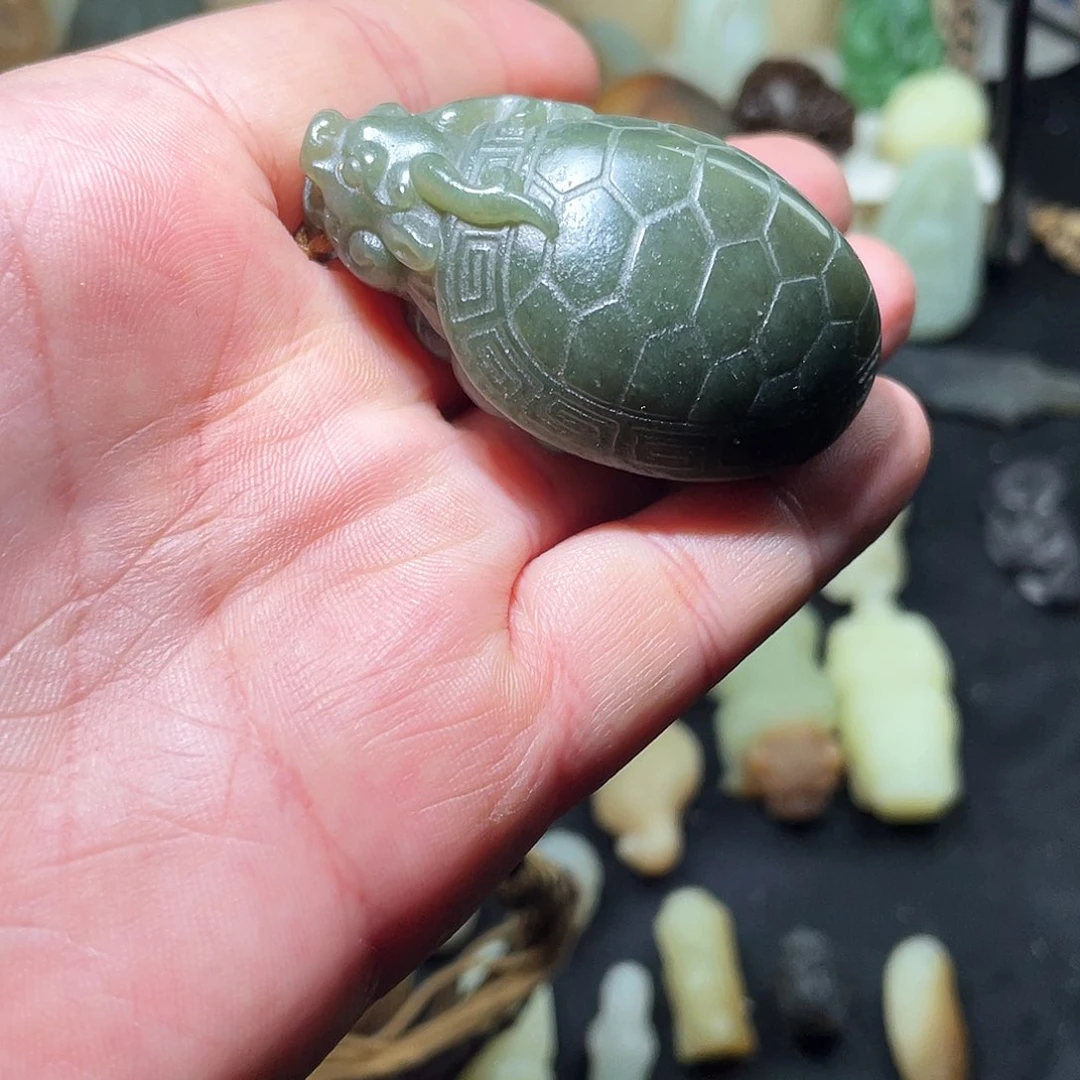 颈饰9K金镶嵌和田玉