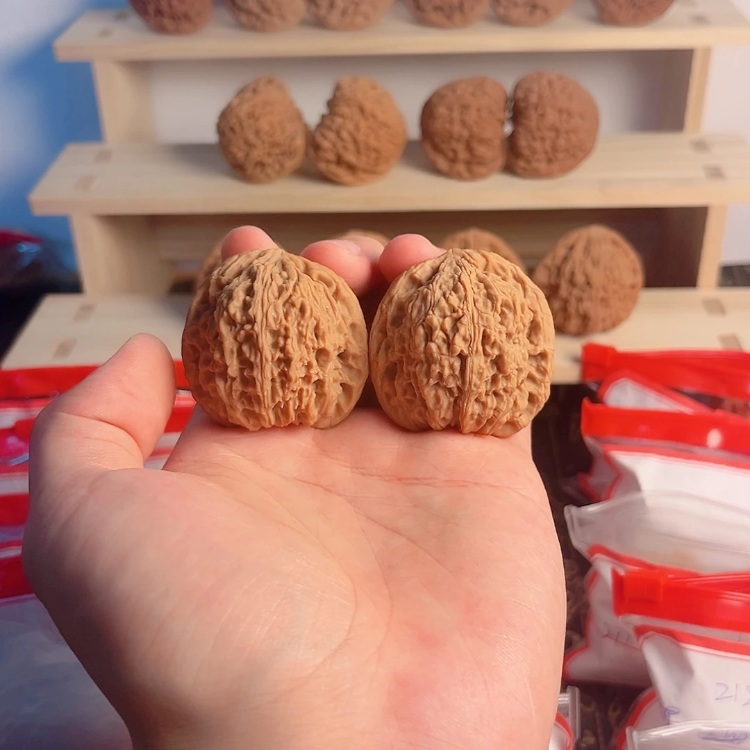 文玩核桃吊坠41南疆石高差一个尺