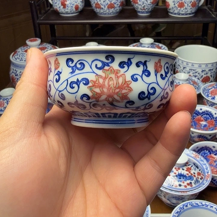 青花釉里红卢氏杯红包翠缩釉瑕