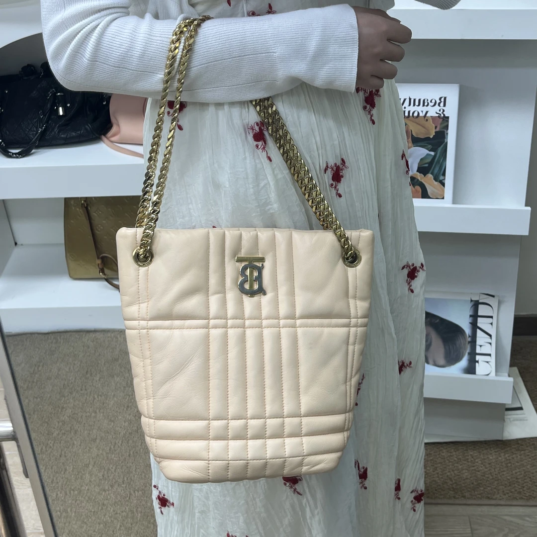 95新 BURBERRY/博柏利 奶茶色水桶全皮手提单肩腋下包