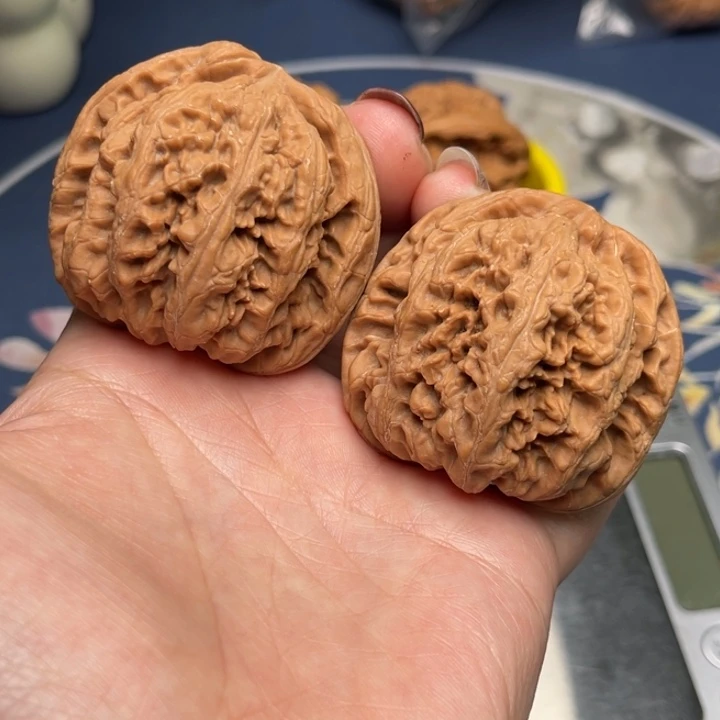 文玩核桃把件粗筋46