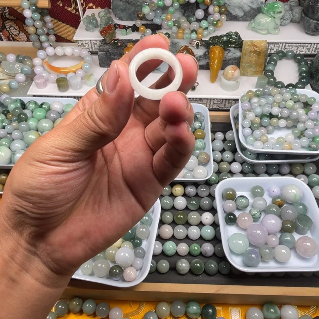 翡翠未镶嵌戒圈18.0戒指