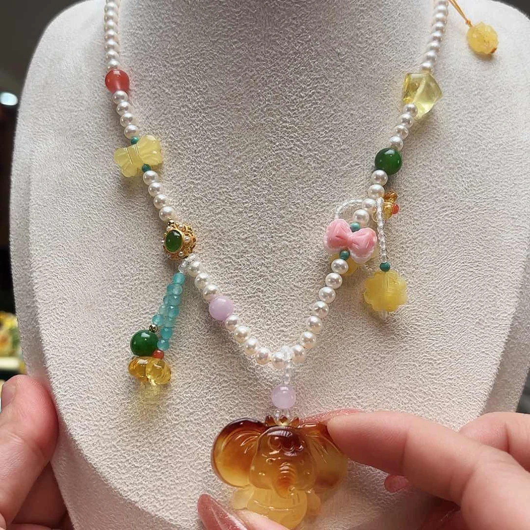 琥珀颈饰未镶嵌琥珀