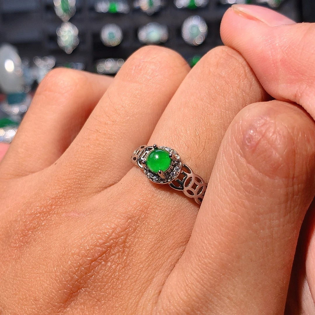 翡翠未镶嵌戒指戒指