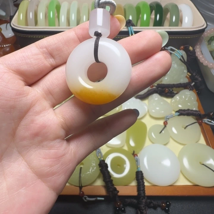 新疆老料糖白平安扣吊坠