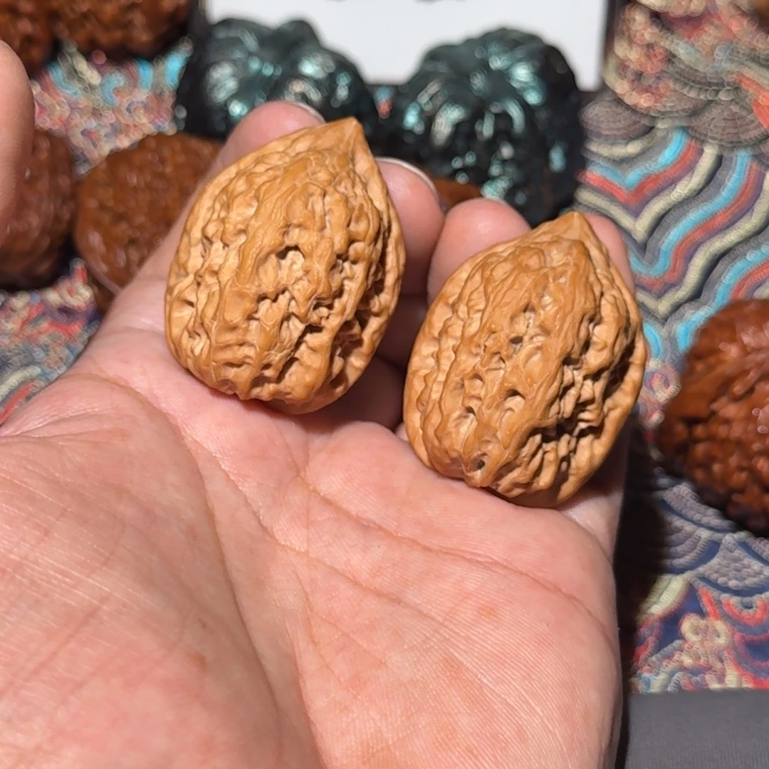 哼***哈文玩核桃把件2274沈鸡，尺寸31 31 40