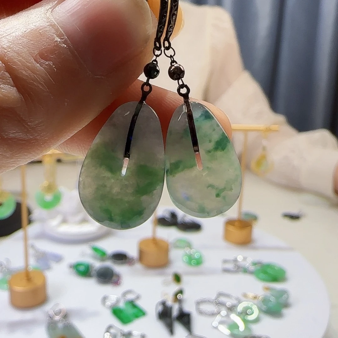 翡翠耳饰18K金镶嵌天然缅甸