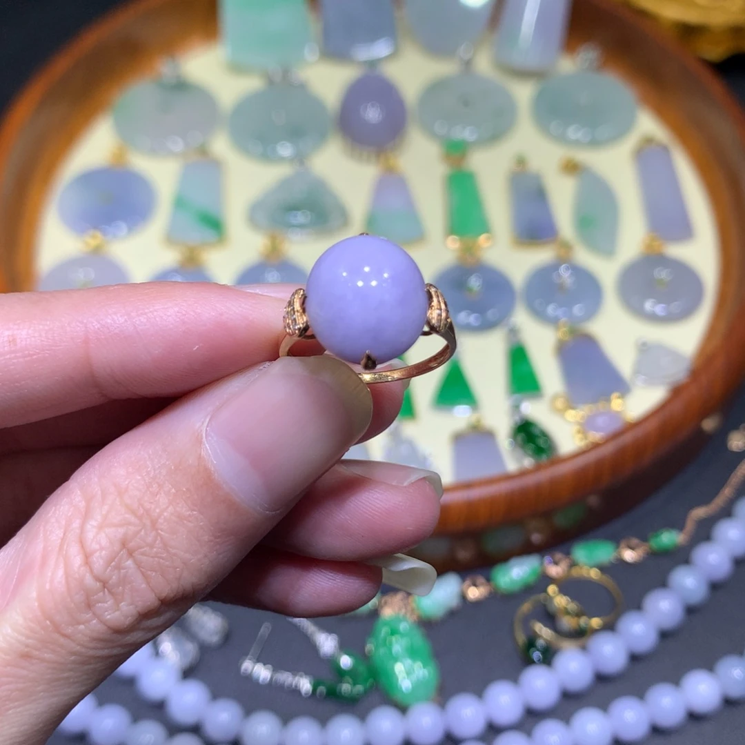 翡翠戒指18K金镶嵌蛋面