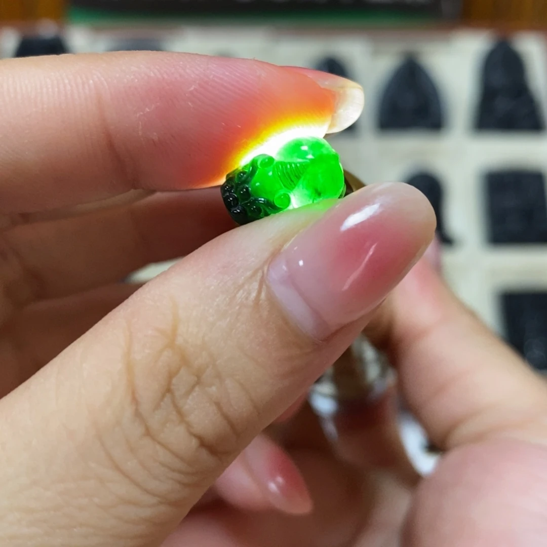 翡翠未镶嵌吊坠(不含链)翡翠
