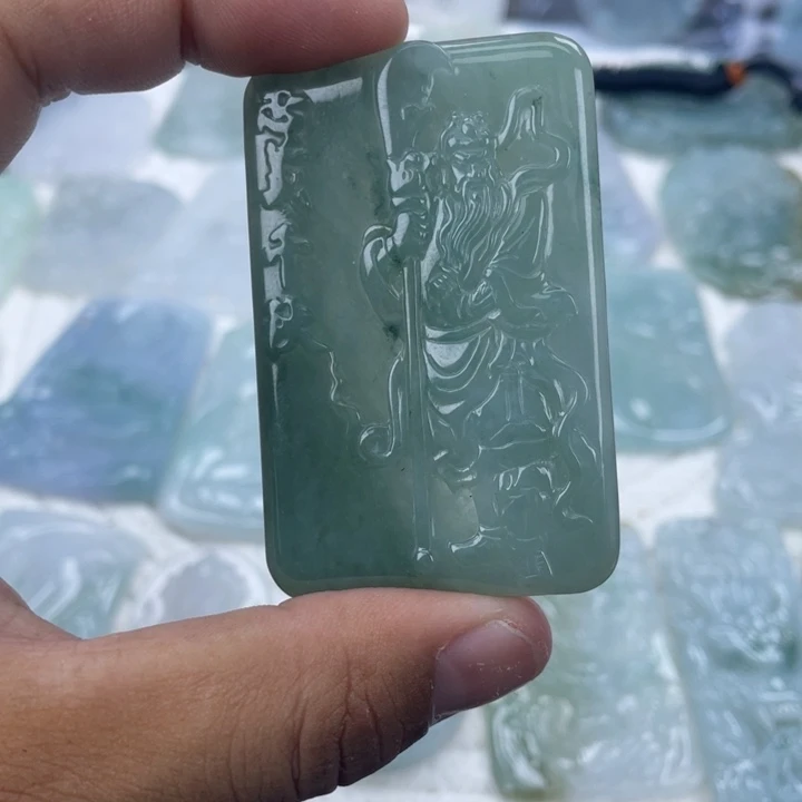 颈饰未镶嵌翡翠关二爷