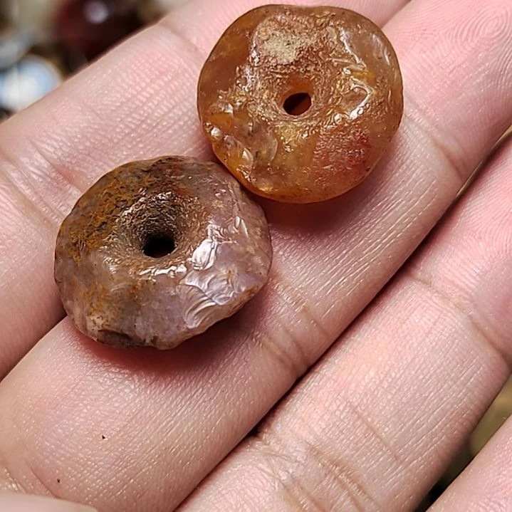 玛瑙/玉髓未镶嵌吊坠(不含链)千年玛瑙，三单一起，一共4颗珠子