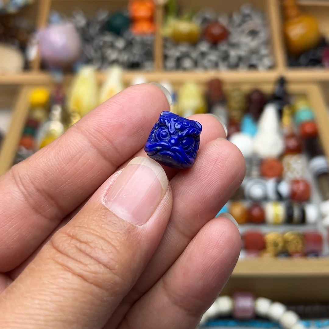 青金石13mm老料醒狮未镶嵌