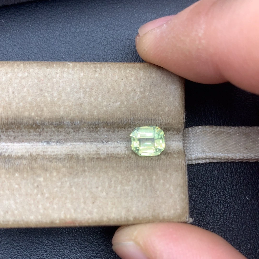 裸石金绿宝石1.37ct
