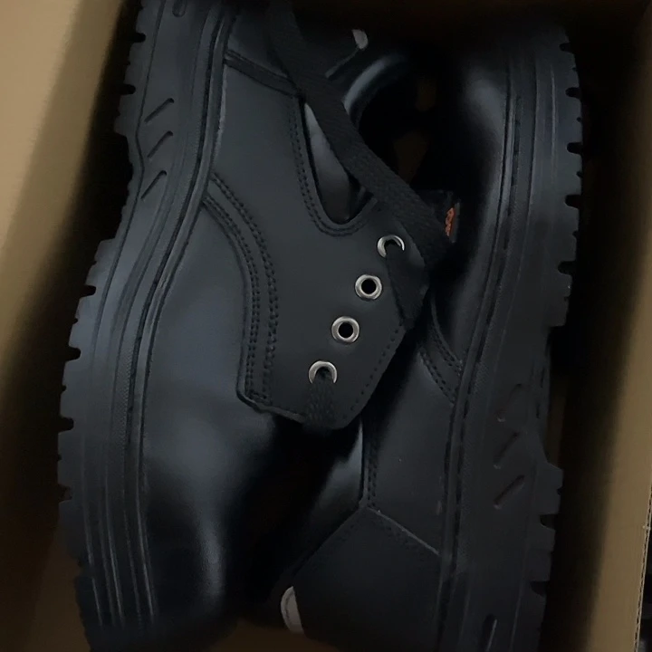 42尺码编号黑皮42劳保鞋