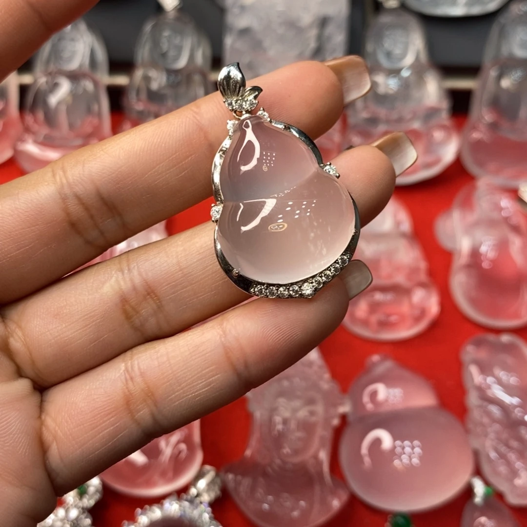 嘻***。石英质玉银S925镶嵌吊坠