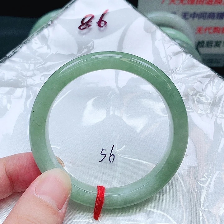 翡翠未镶嵌手镯86