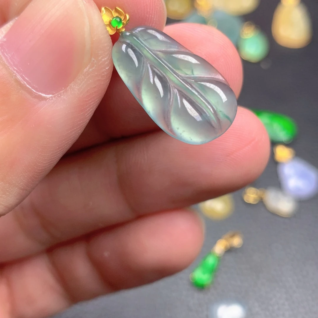 【闪购商品】颈饰18K金镶嵌翡翠翡翠