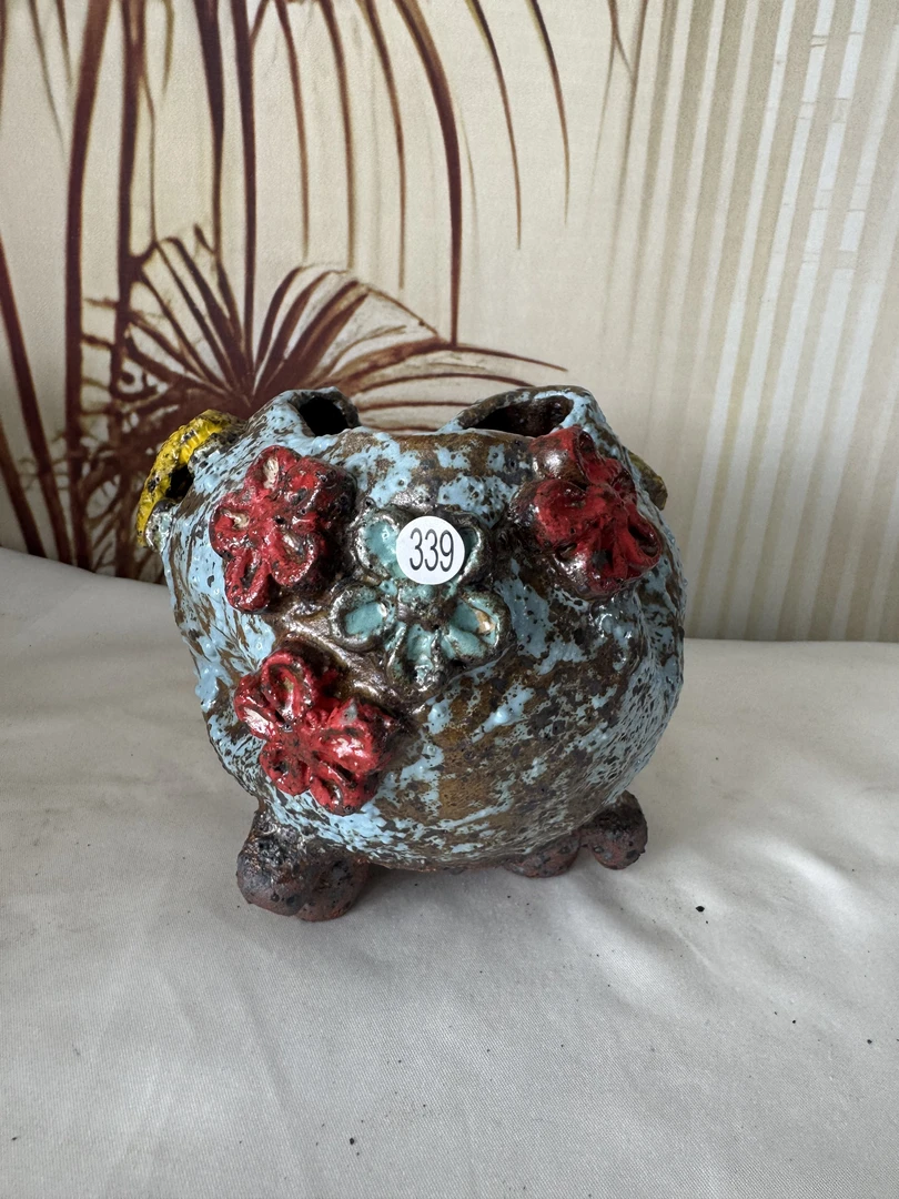 339异性陶艺橙色花朵点缀精美陶盆