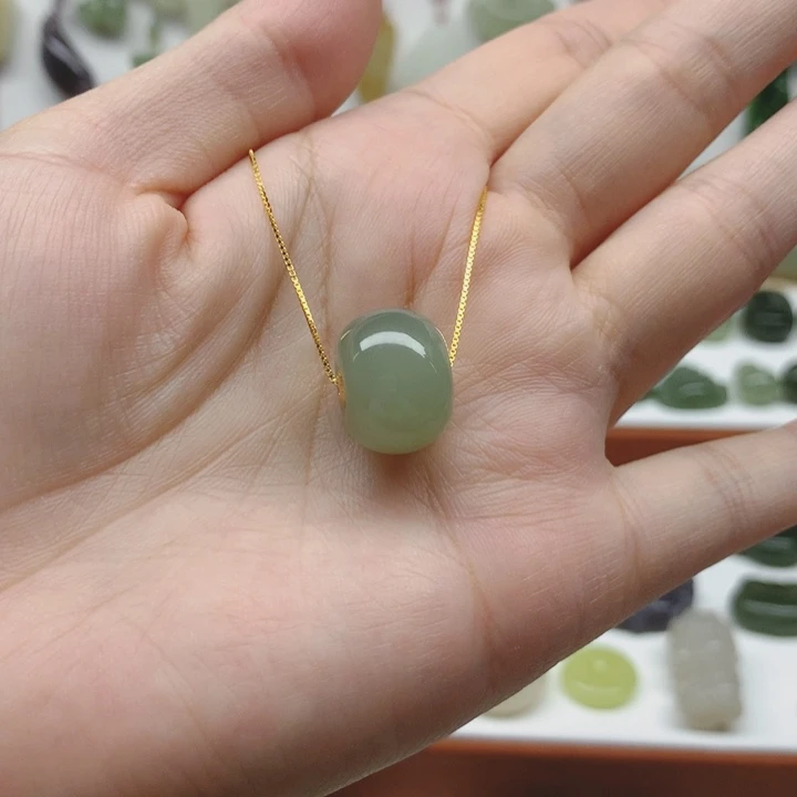 勿***我和田玉18K金镶嵌颈饰