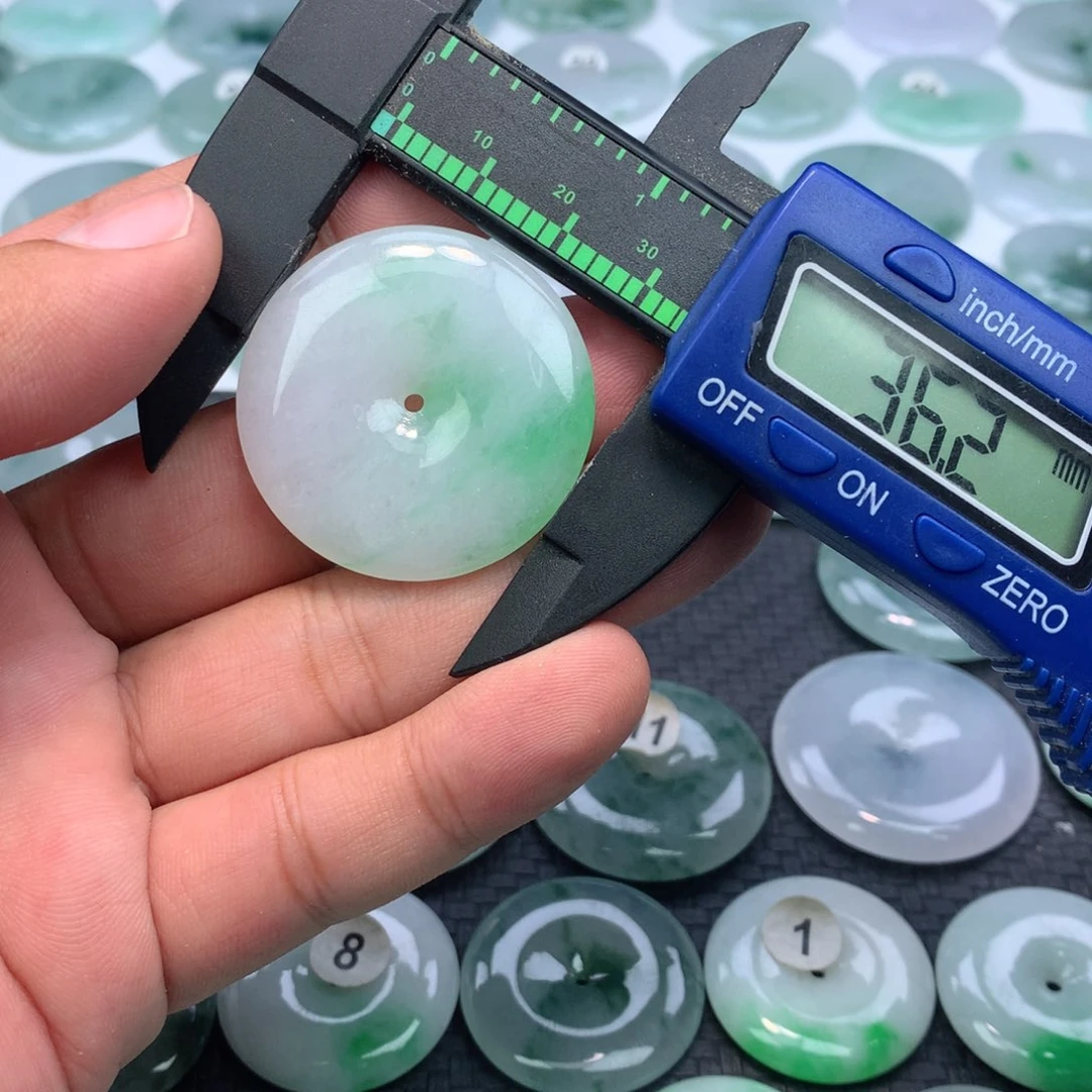 翡翠未镶嵌颈饰缅甸天然A货翡翠