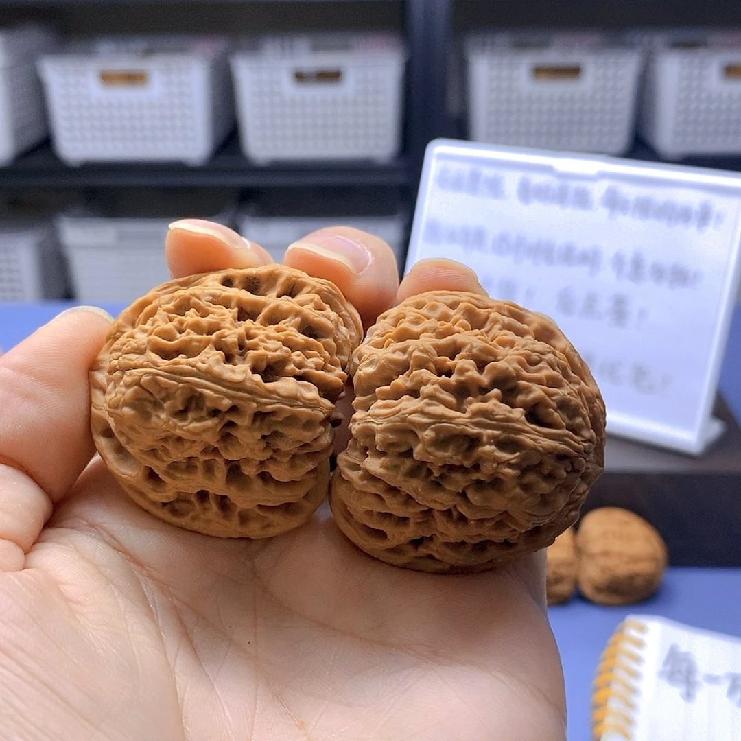 雾***八吊坠文玩核桃南疆石