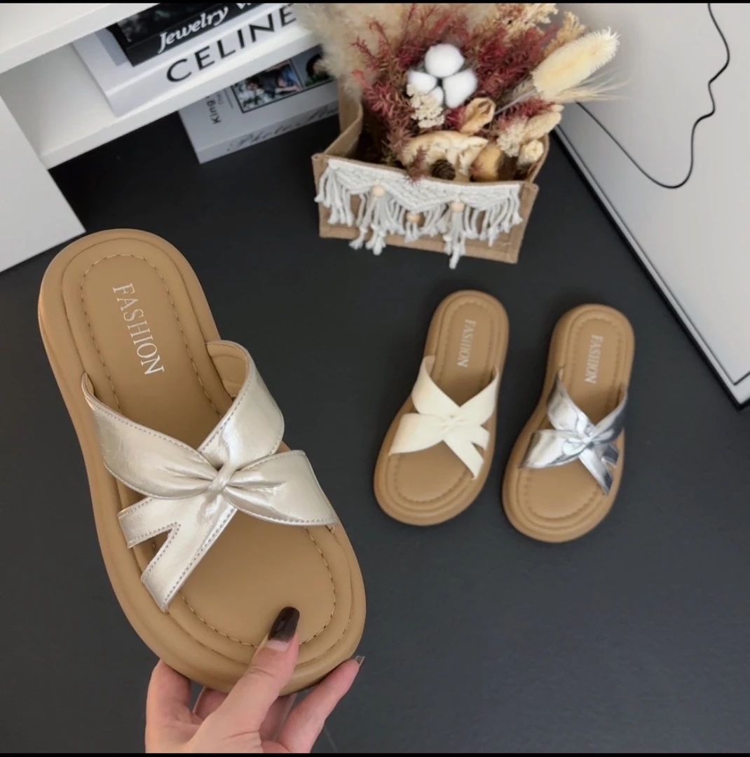 厚底沙滩拖鞋女鞋2025新款夏季外穿精致高级感凉拖鞋配裙子一字拖