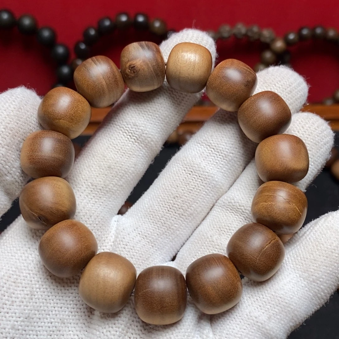 檀香木其他13*14横纹 大瑕疵 少一颗