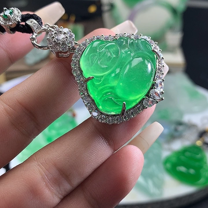 翡翠未镶嵌吊坠(赠链)翡翠