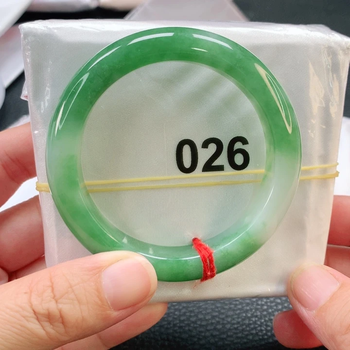 翡翠手镯未镶嵌54.8正