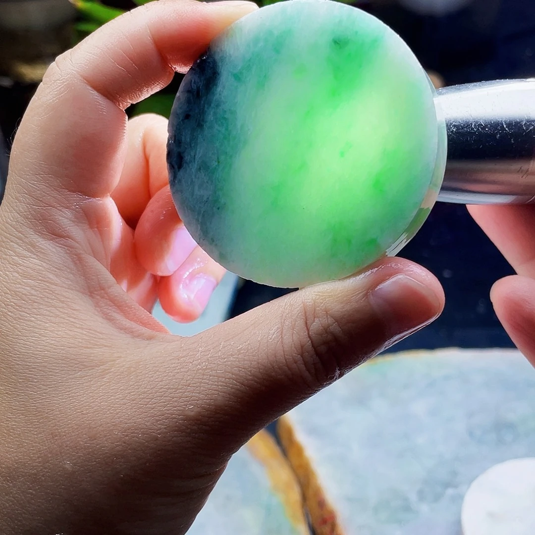 翡翠未镶嵌颈饰毛料7