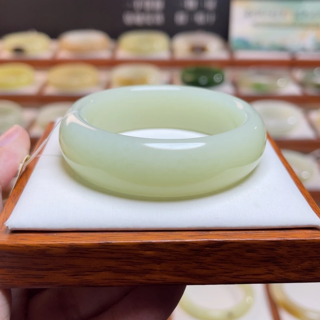 【闪购商品】和田玉手镯未镶嵌