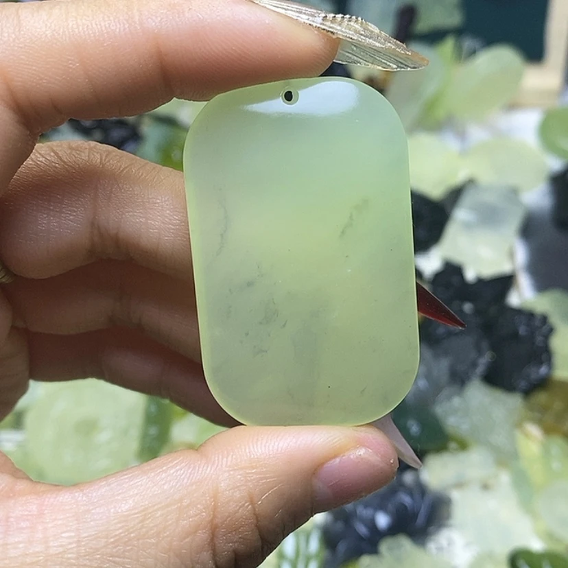 【闪购商品】蛇纹石玉颈饰未镶嵌