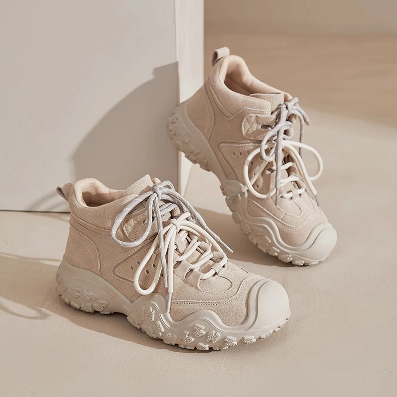 徒步登山轻便防滑短靴女丑萌百搭户外透气高帮跑步休闲鞋马丁靴女