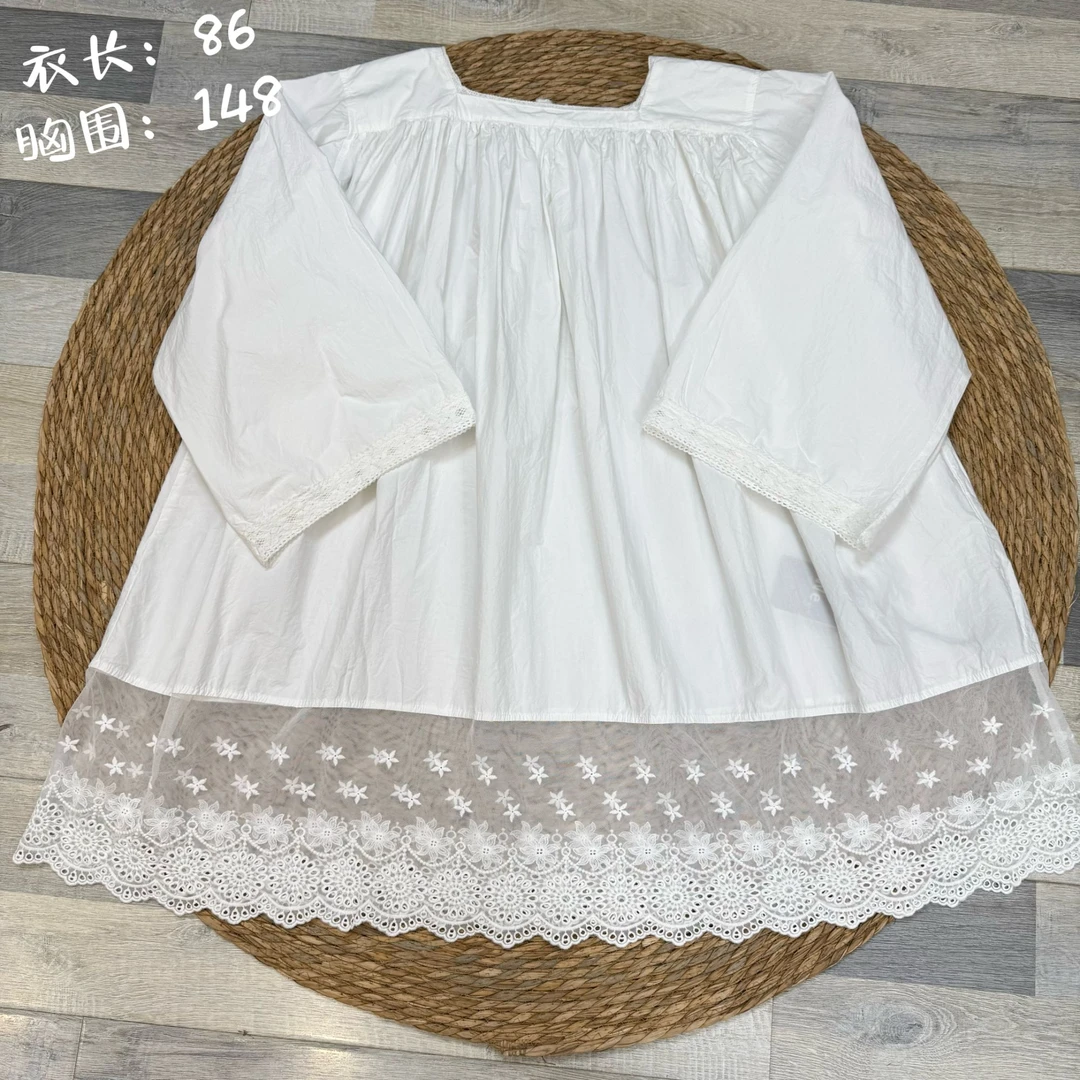 花花推荐宽松大码下摆蕾丝套头长袖小衫