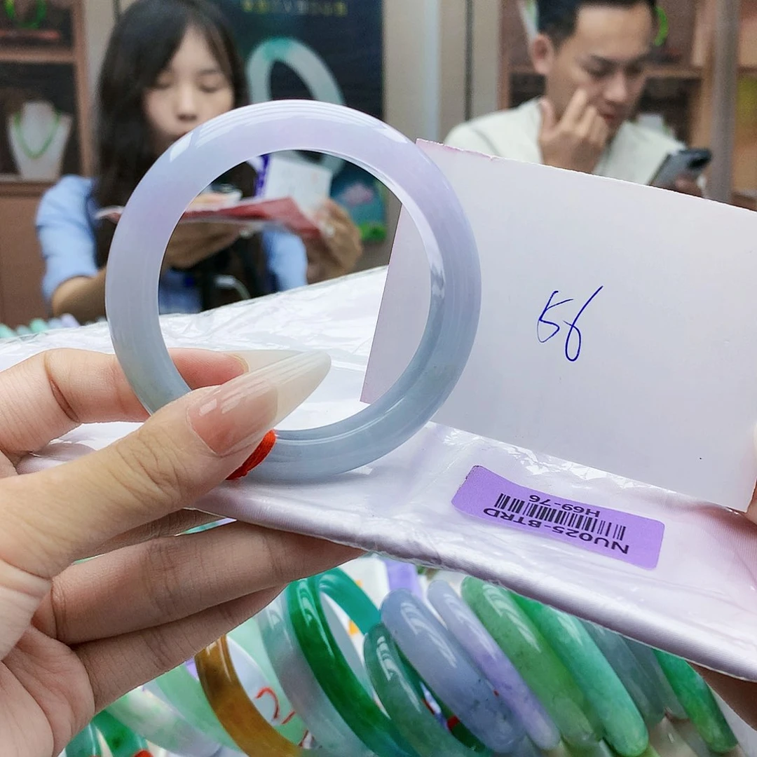 翡翠手镯未镶嵌5