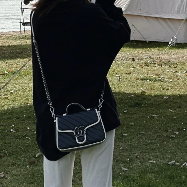 95新 GUCCI/古驰 蓝拼白斜纹26马蒙76852091